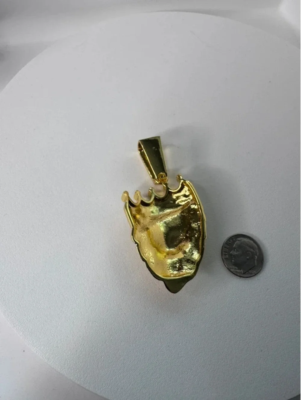 Hefty lion pendant